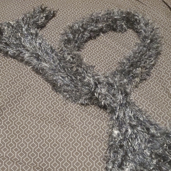 Tube Scarf grey white and black fuzzy - Picture 4 of 6